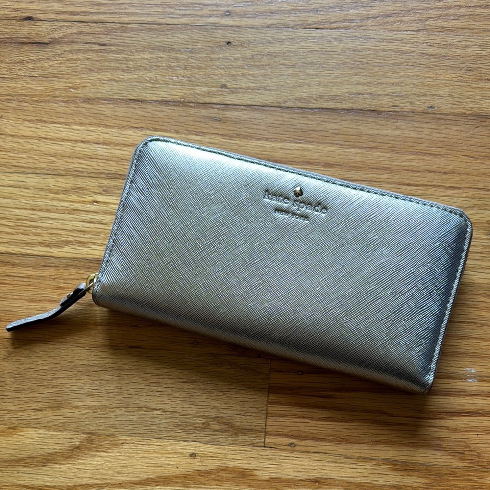 Kate Spade Silver Wallet